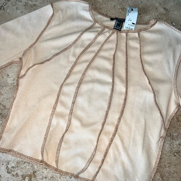 Nude Sunray Seam Ribbed Raw Hem Long Sleeve Crop Shirt - Picture 4 of 6